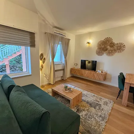 Guest house Nada Lovran